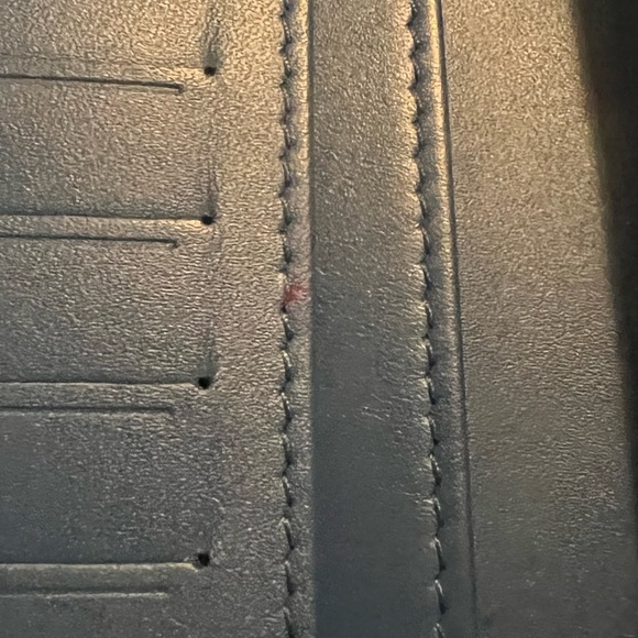 AUTHENTIC CHANEL YEN WALLET PATENT LEATHER LAMBSKIN W/ SILVER HARDWARE & DUSTBAG - Picture 8 of 11